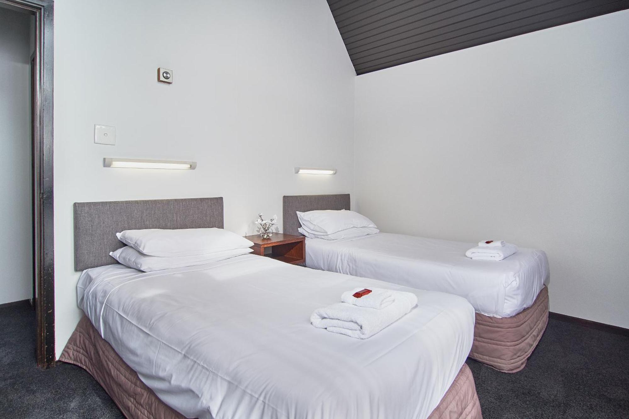 Hotel Carlton Mill Christchurch Exteriör bild